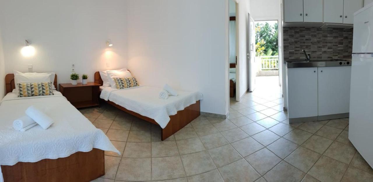 Camping Linaraki Apartments & Bungalows Сикия Экстерьер фото