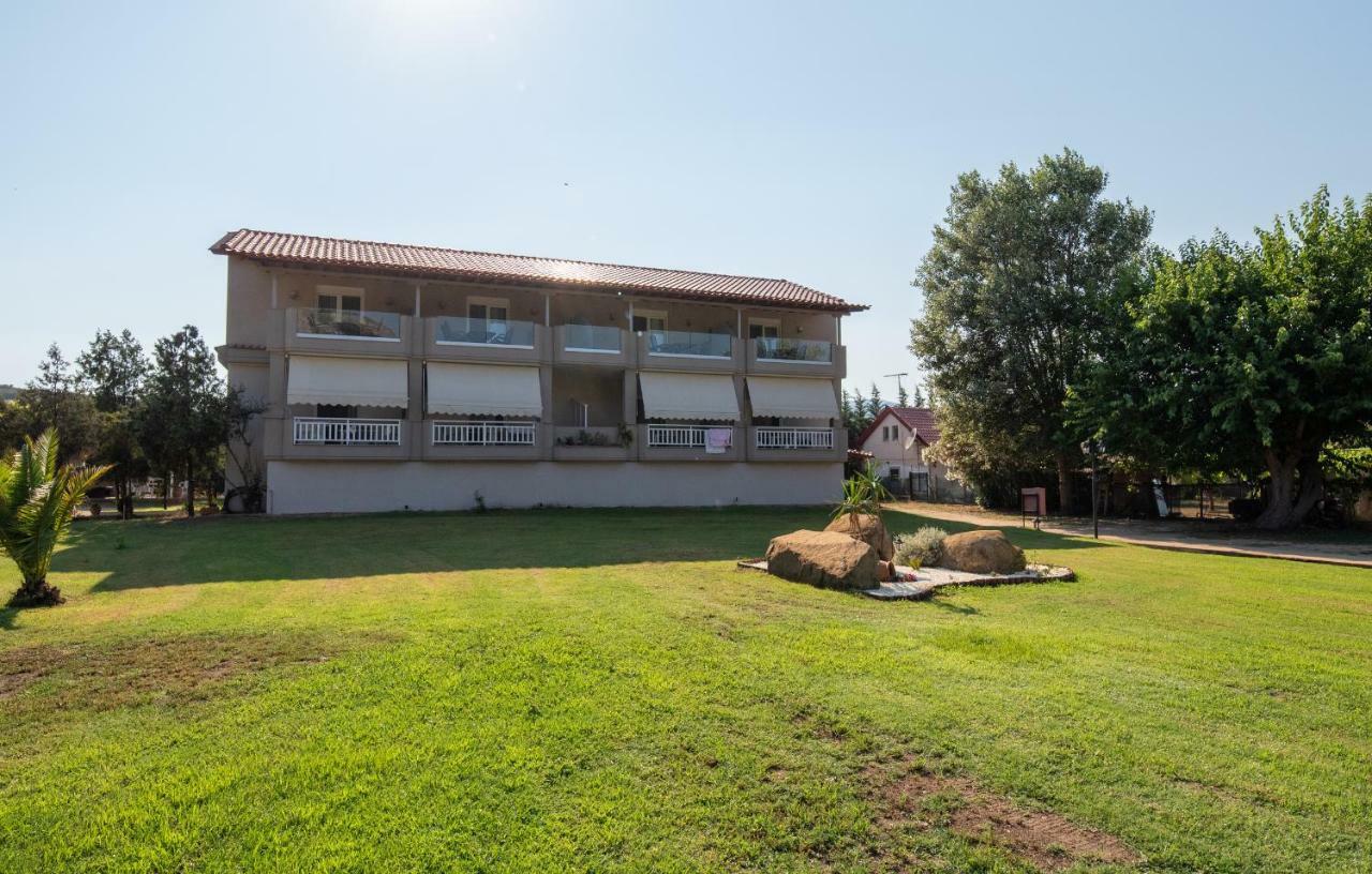 Camping Linaraki Apartments & Bungalows Сикия Экстерьер фото