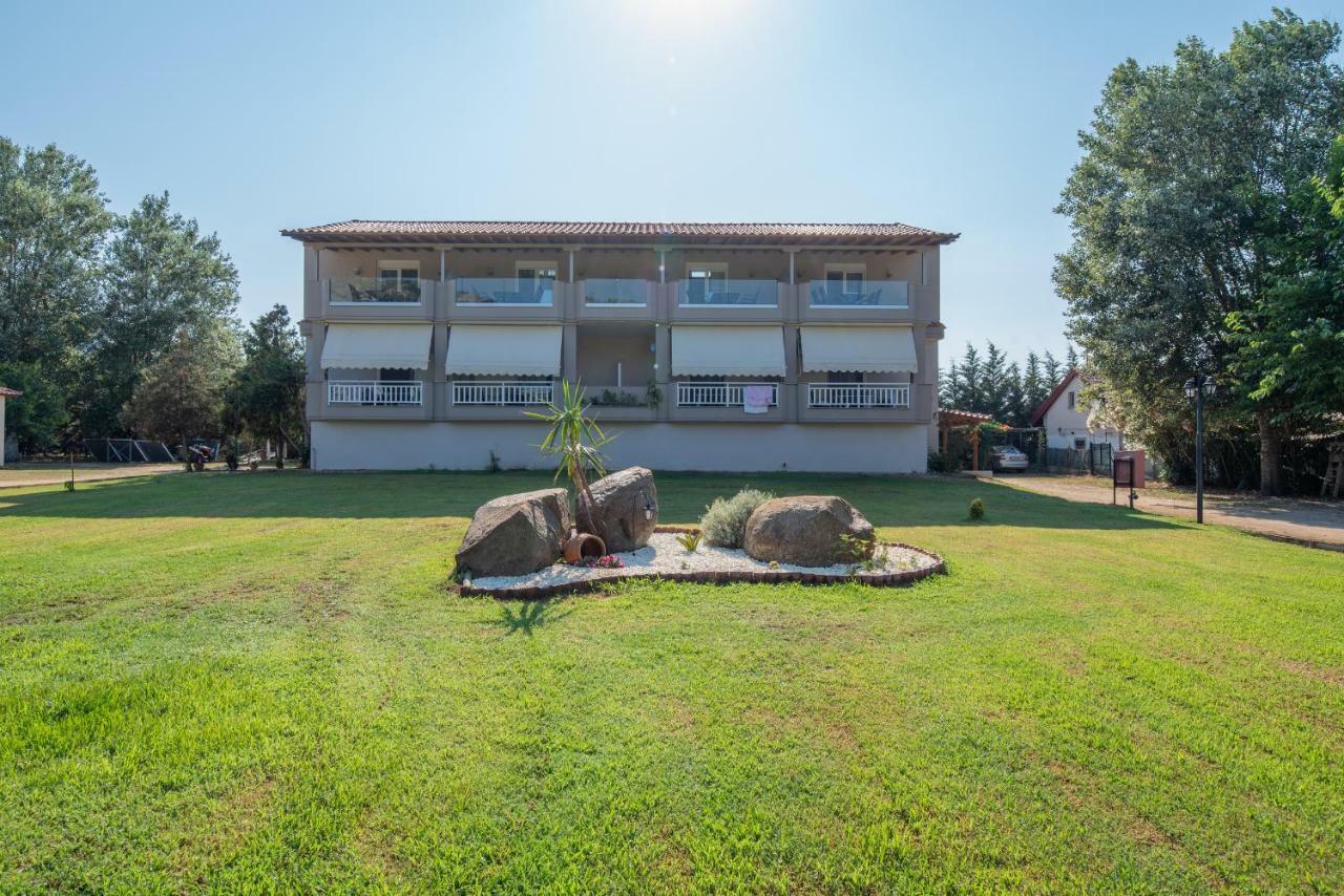 Camping Linaraki Apartments & Bungalows Сикия Экстерьер фото